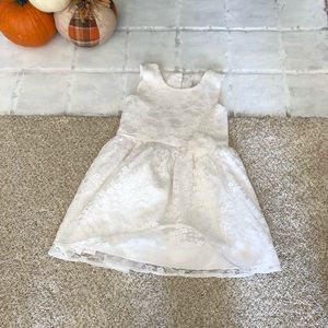 Girls size 5 white lace dress. Great for Easter!
